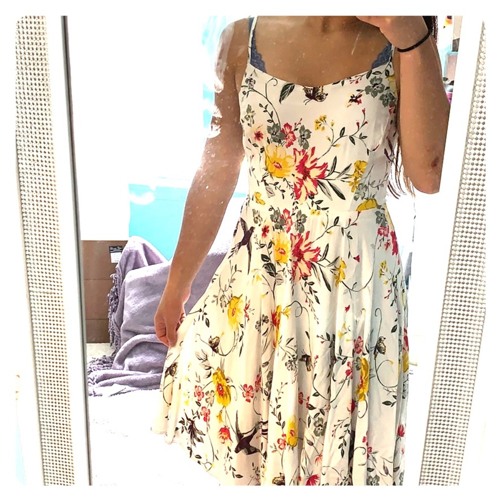 White old Navy dress with flowers